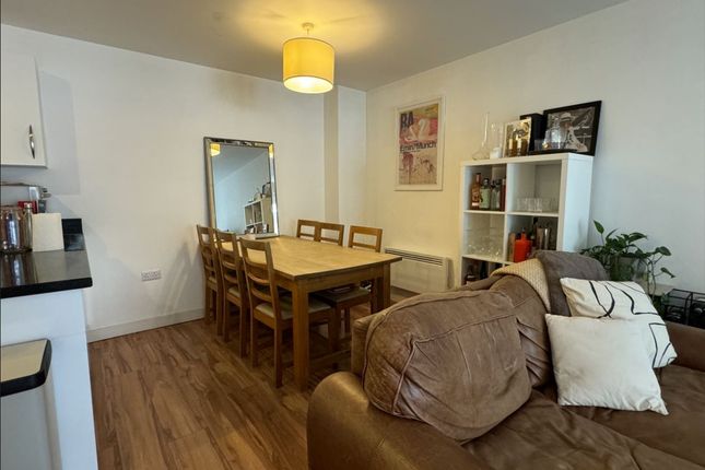 Flat 69, 19, Millstream Road, London photo 4