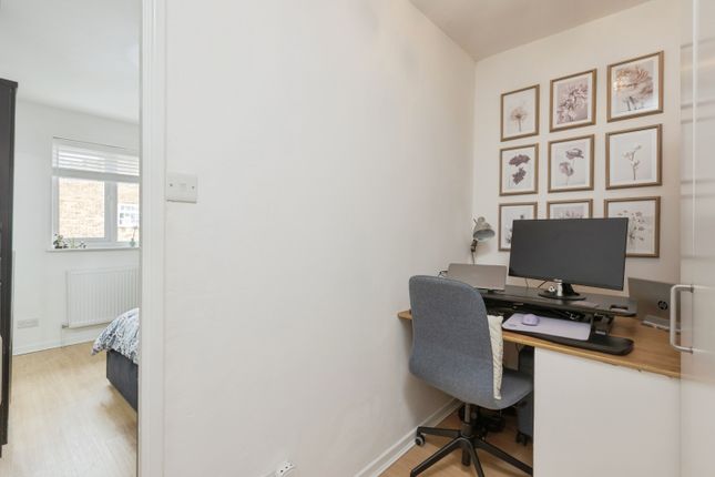 33, Sandpiper Way, Orpington photo 3
