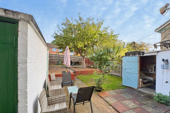 94, Tithe Farm Road, Dunstable photo 4