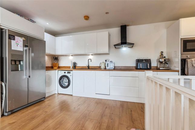 30 Wharfside Apartments,, Prospect Terrace, Greater Manchester photo 2