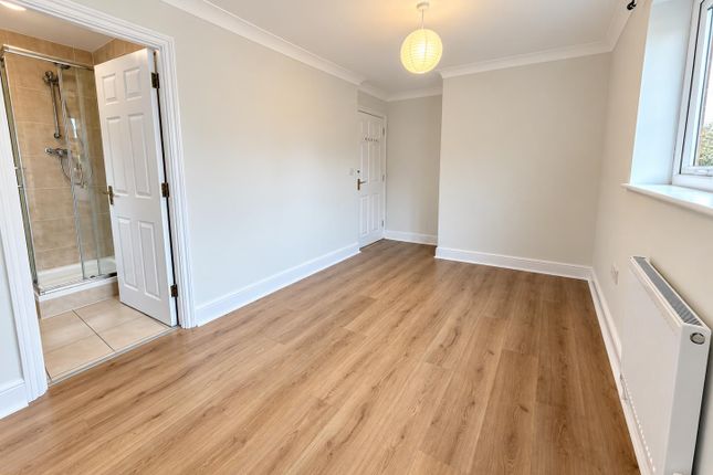 Flat 3 St Georges Court, East Street, EPSOM photo 3