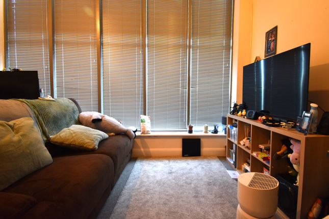 Apt 11, Mandara Point, Coventry photo 4