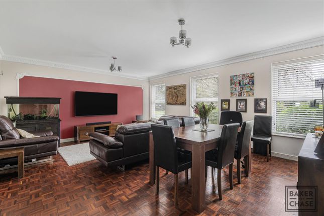 2 Helen Clare Court, 80, Windmill Hill, Enfield photo 2