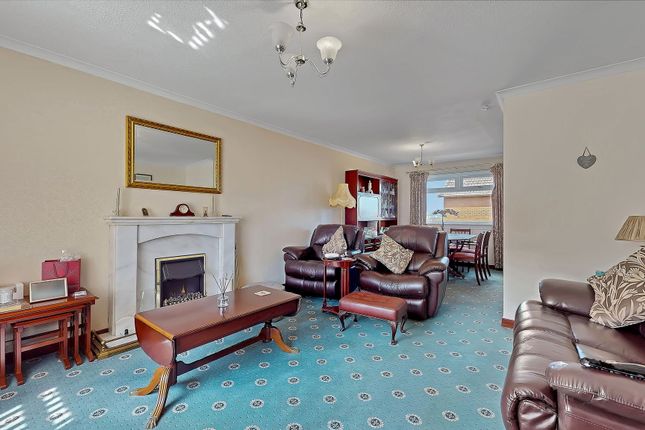 2 Brownside Grove, Glasgow photo 4