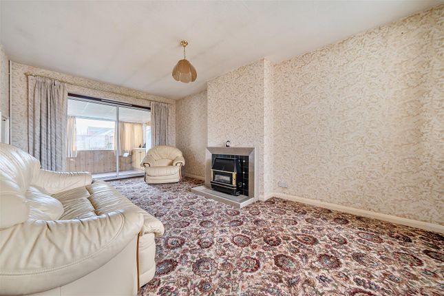 25, Madden Close, Gosport photo 2