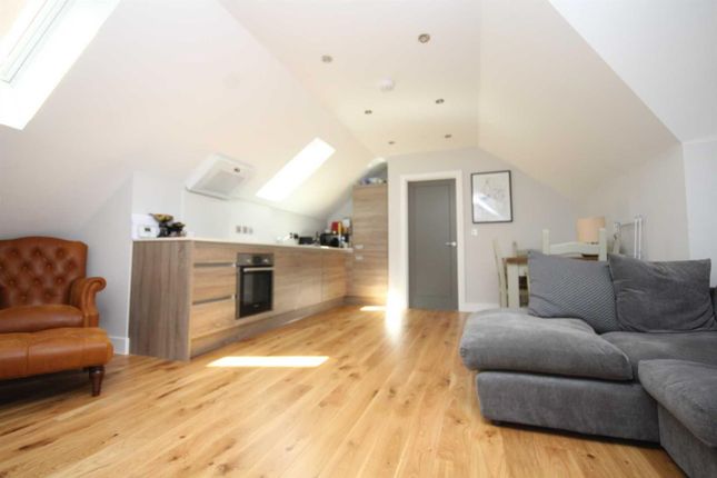 Flat to rent in Fairfield Road, Brentwood, Essex