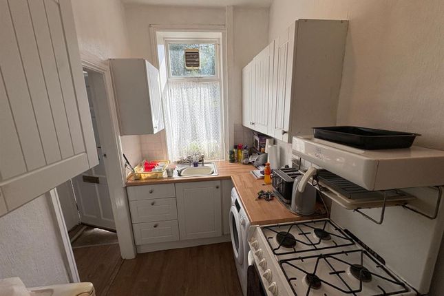 21, Clement Street, Bradford photo 3