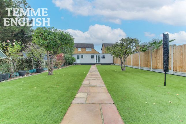 66 Deirdre Avenue, Wickford photo 4