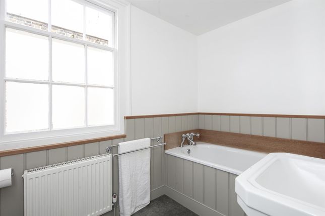 Semi-detached house for sale in Camberwell Grove, Camberwell