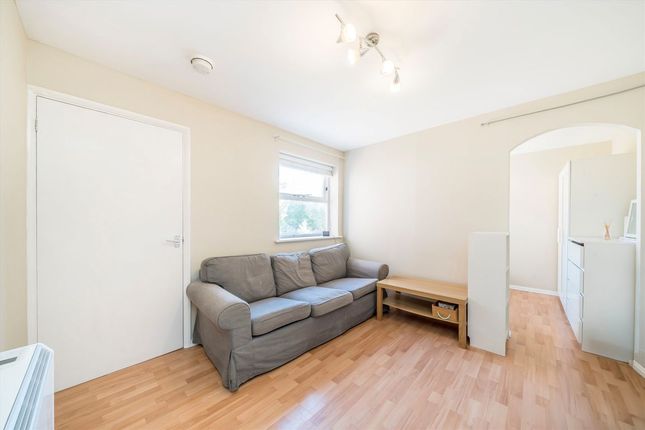 63, Macmillan Way, London photo 2
