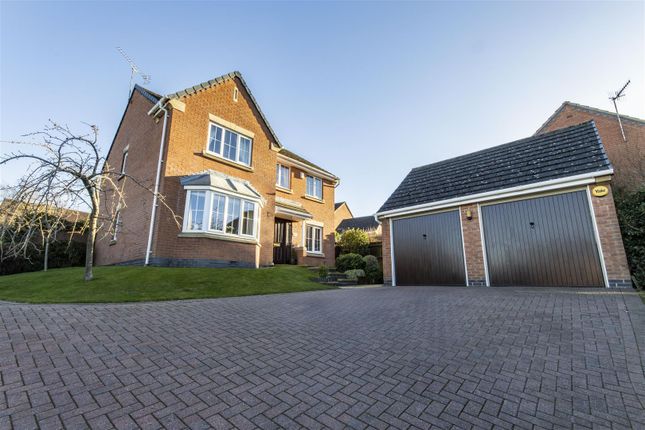 Thumbnail Detached house for sale in Oadby Drive, Hasland, Chesterfield