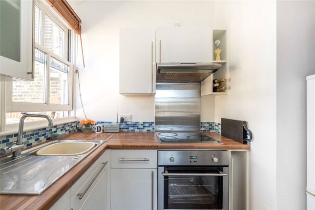 Flat D, 151,, St. Margarets Road, St Margarets Village photo 2
