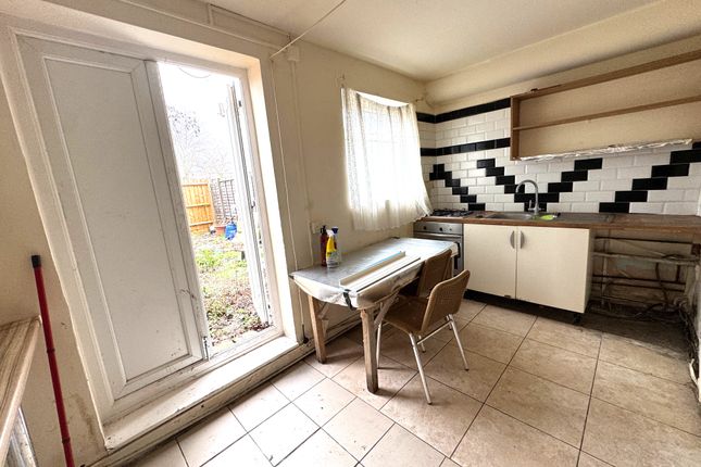 111 Mangold Way, 111 Mangold Way, Erith photo 2