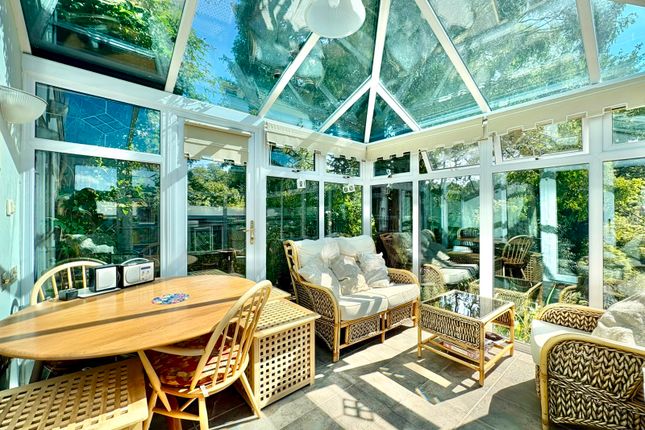 9, Leawood Croft, Holloway photo 4