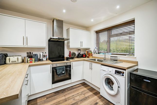 55a, Meadowcroft, Aylesbury photo 2