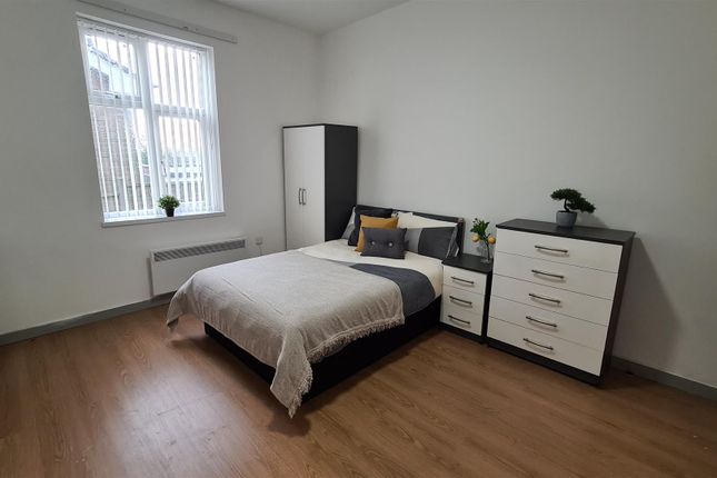 Room to rent in Himley Road, Dudley