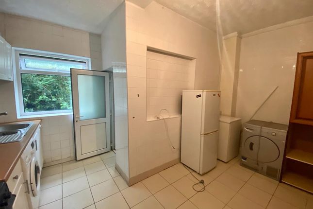 158 Oxford Street, Swansea photo 3