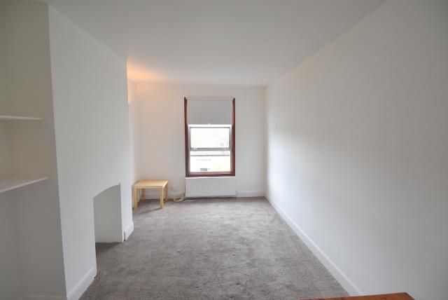 Thumbnail Flat to rent in Park Road, Crouch End, London