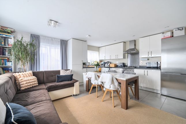 8, Sycamore House, Ashford photo 2