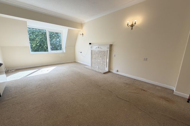 49, Homewillow Close, London photo 2