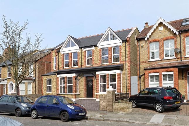 Flat for sale in Albany Road, Ealing, London