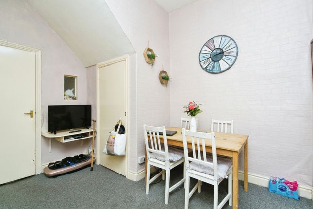 Flat 1, 14, Caroline Road, Conwy photo 4