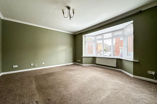 14, Warres Road, Taunton photo 4