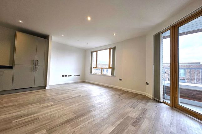 40 Greystone Mansions, 4 Fielders Crescent, Barking Riverside photo 3