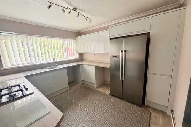26, Glyncollen Drive, Swansea photo 2