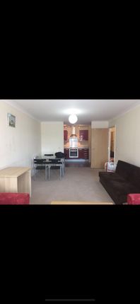 Flat 10, 20, Kennet Street, Reading photo 3
