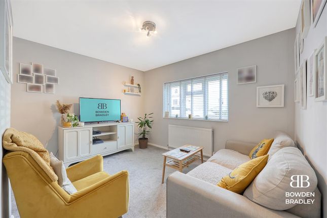 Flat for sale in Prospect Road, Woodford Green