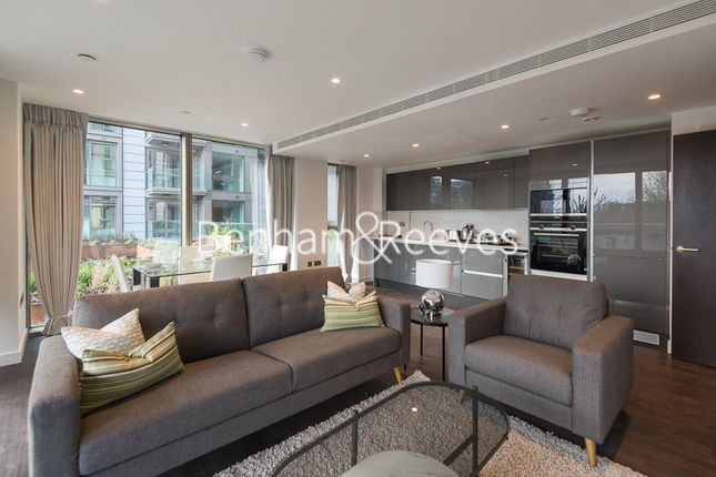 Flat to rent in Lavender Place, Royal Mint Street