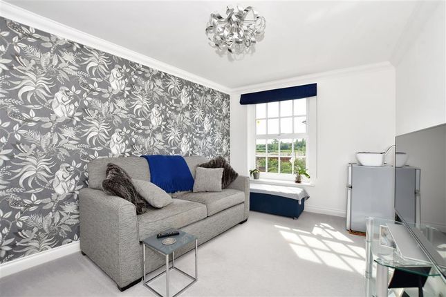 Town house for sale in Willowbank, Sandwich, Kent