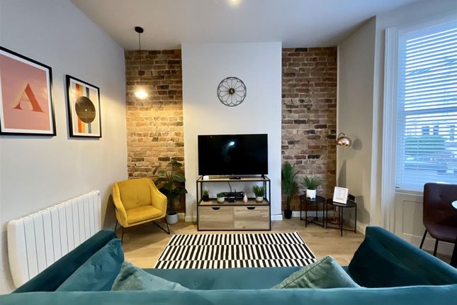 Flat 1, 128 North Marine Road, Scarborough photo 3