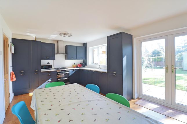 4, Oaklands Close, Braintree photo 3