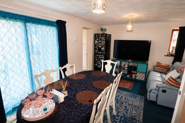 11 The Meadows, Hemel Hempstead photo 5