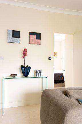 Flat 2,, 5 Hereford Road, London photo 5