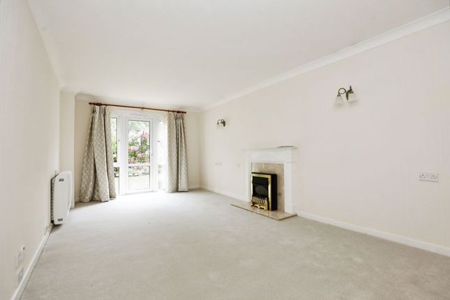 Thumbnail Flat for sale in Scholars Court, Stratford-Upon-Avon