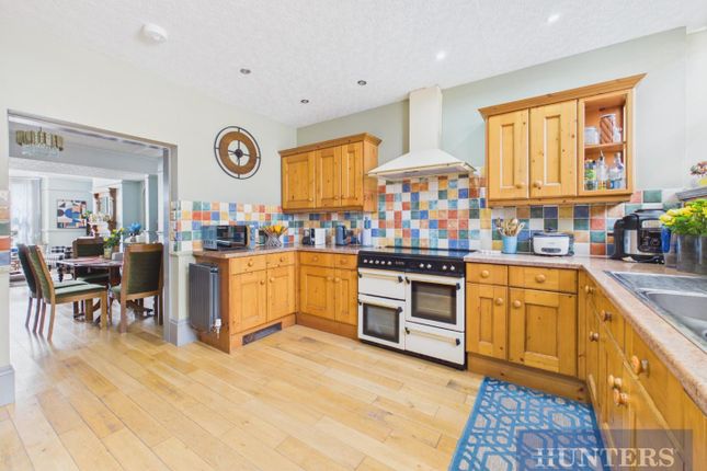 33, Falsgrave Road, Scarborough photo 3