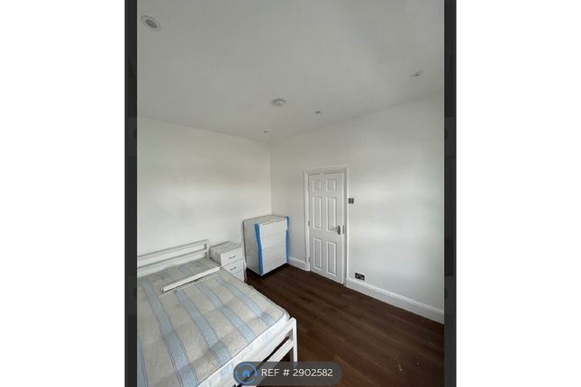 Westbury Terrace, London photo 3