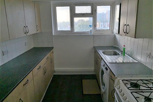 Flat to rent in Porter Street, Hull