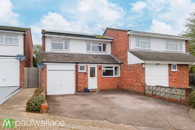 Semi-detached house for sale in Charlton Close, Hoddesdon