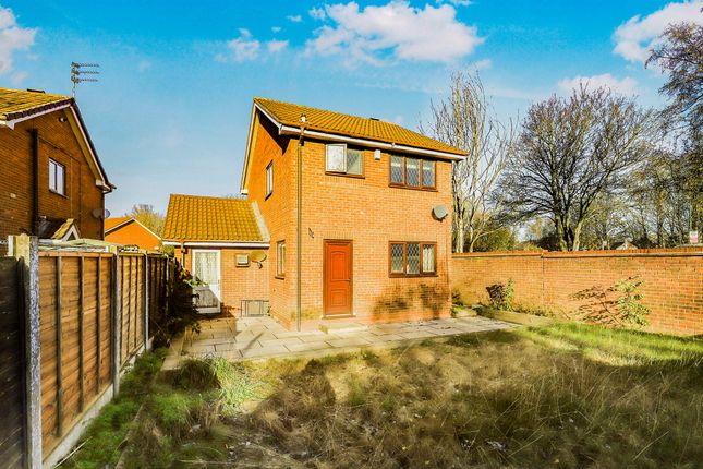 16, Memorial Close, Willenhall photo 2