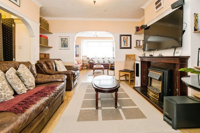 224, Roman Road, London photo 2