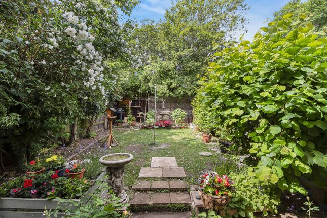 13, Monterey Close, Bexley photo 4