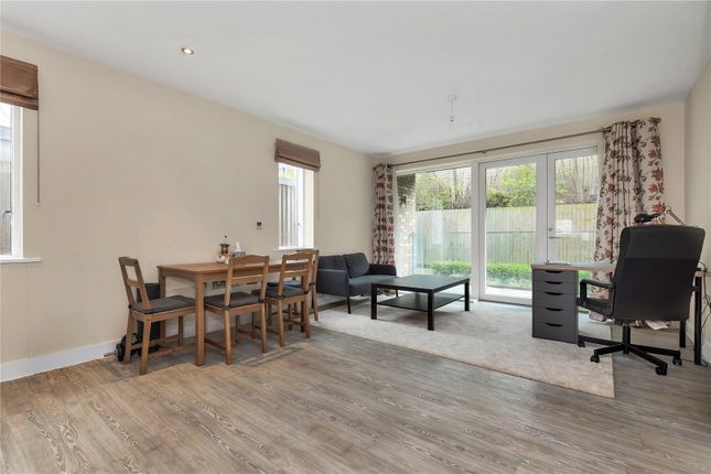8, Knightly Avenue, Cambridgeshire photo 4