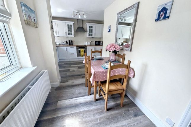 4, Alma Place, Whitley Bay photo 3