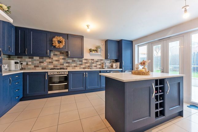 21, Clarendon Close, Corby photo 4