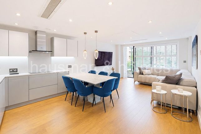 Allmand Court, London photo 2