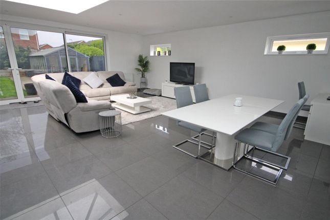 10, Seacroft Avenue, New Milton photo 3